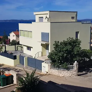 Yellow Cube Apartment